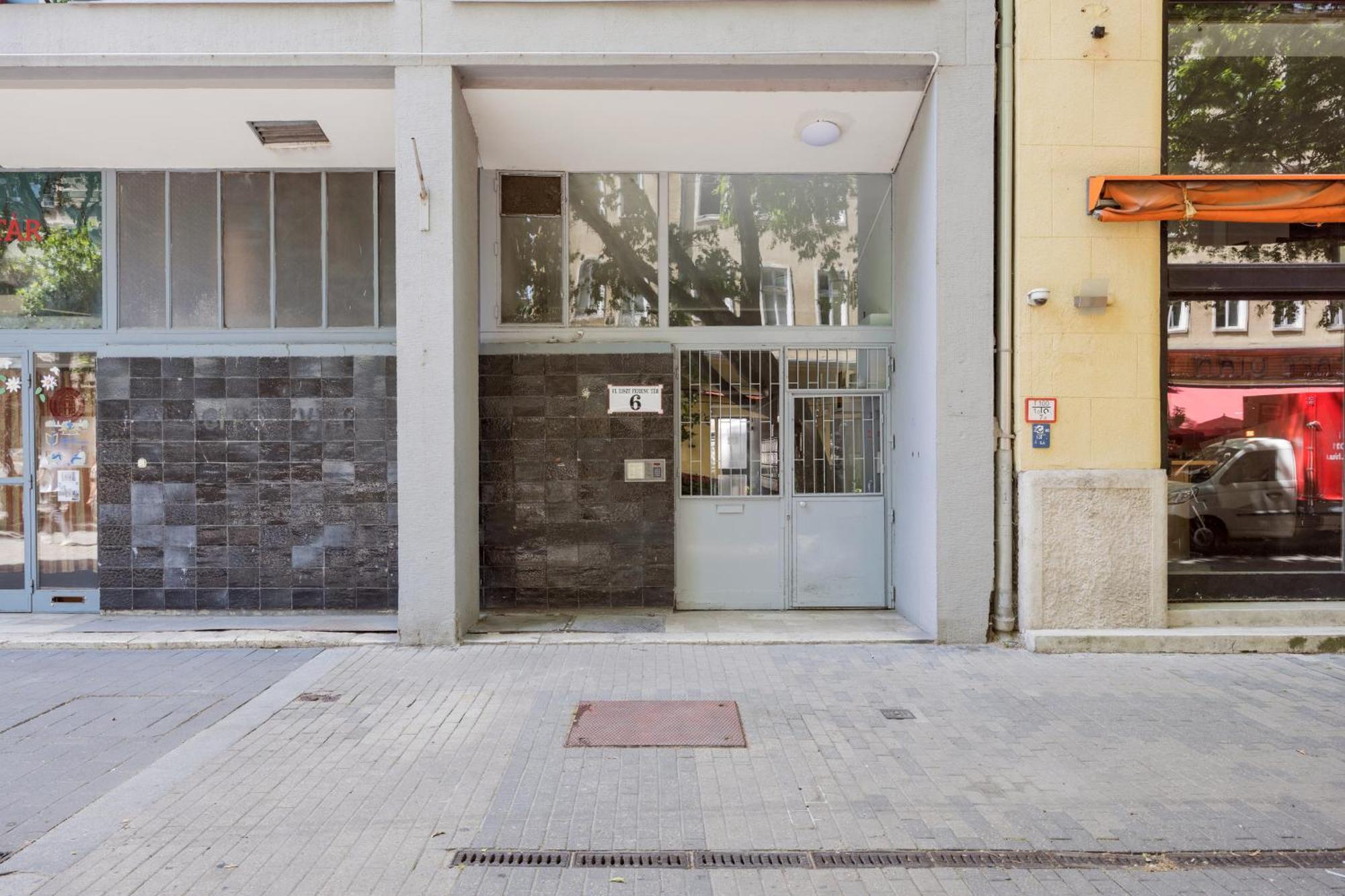 בודפשט Elegant Home Overlooking The Music Academy מראה חיצוני תמונה